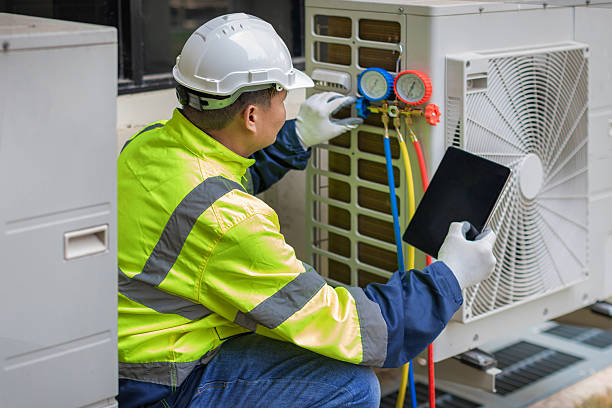 Professional Hvac technician working in Richmond, VA